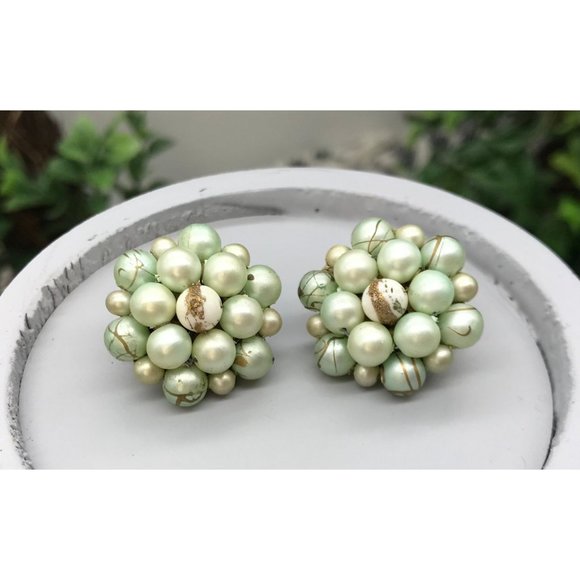 Vintage Gold Toned Clip On Earrings Round Beaded Clusters Pearly Mint Green With - Picture 3 of 6